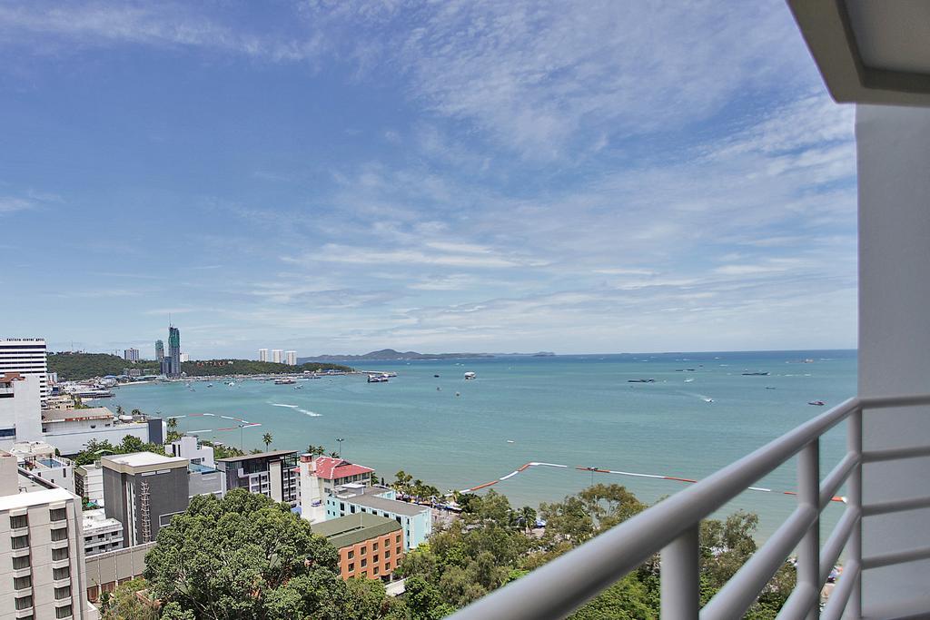 View Talay 6 Apartment Pattaya Exterior photo